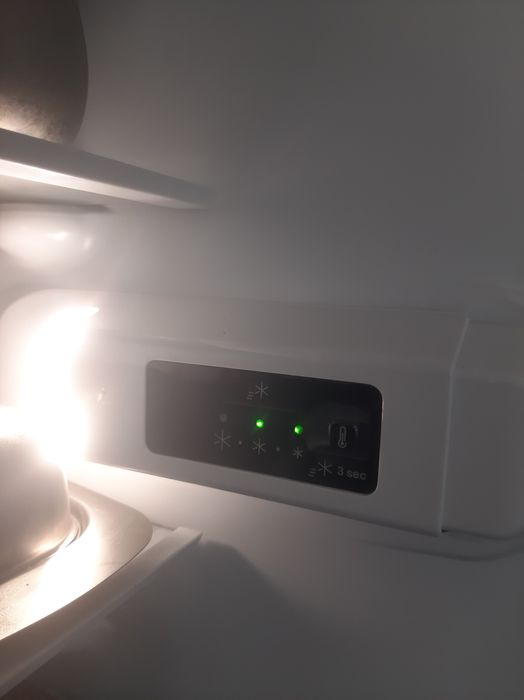 Холодильник Indesit 180 x 60см.