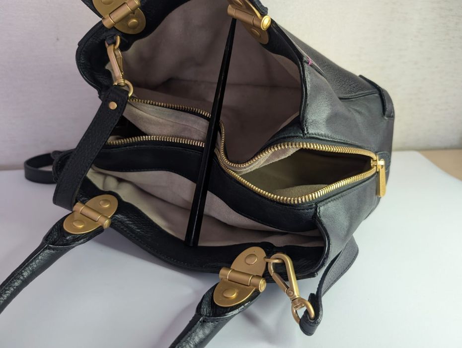 Torebka L.K. BENNETT. Damska.

Prawdziwa skóra. Oryginalna.

Damska.