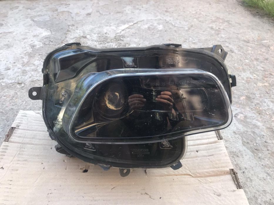 Фара передняя правая в сборе Jeep Cherokee KL