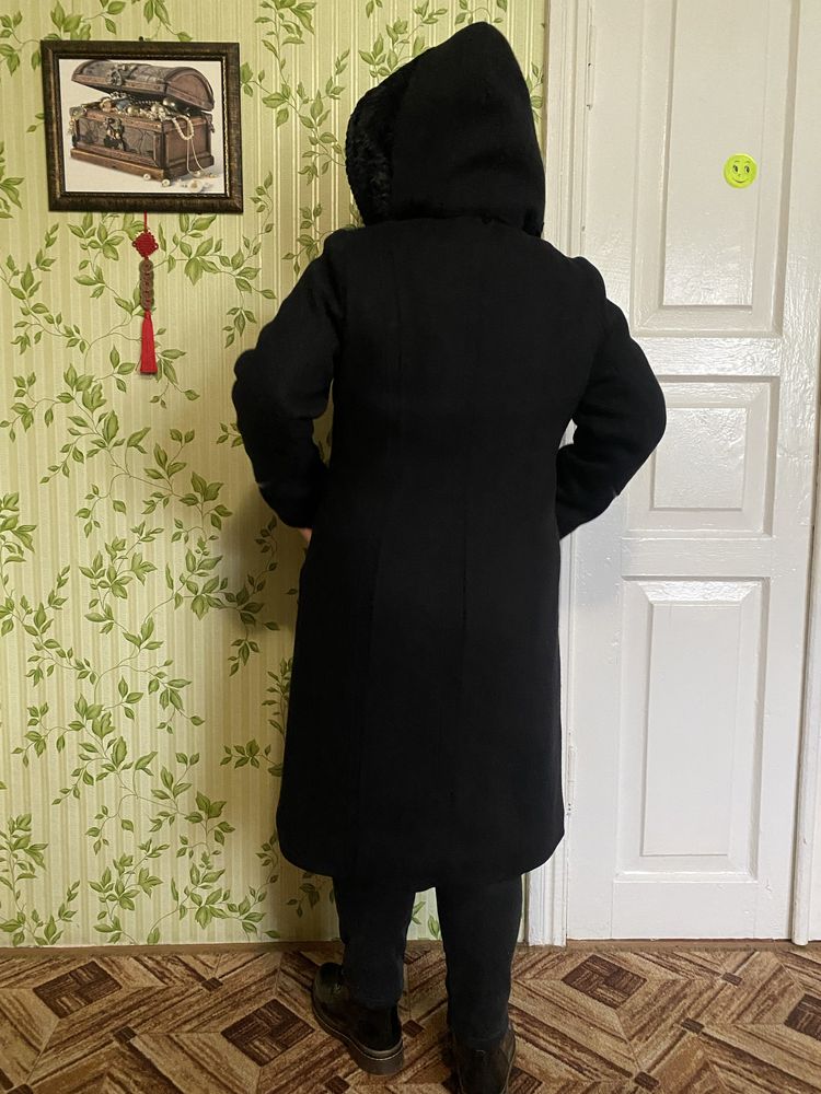Зимове Кашемірове пальто з капюшоном (нове) розмір 50