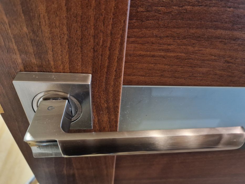 Skrzydło drzwiowe 80 cm  z ościeżnicą i klamką