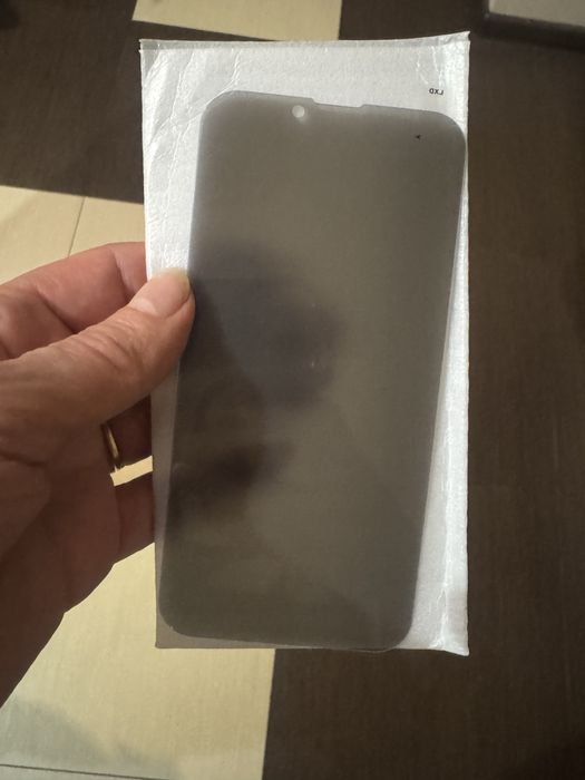 Защитное стекло антишпион Айфон 13 Про