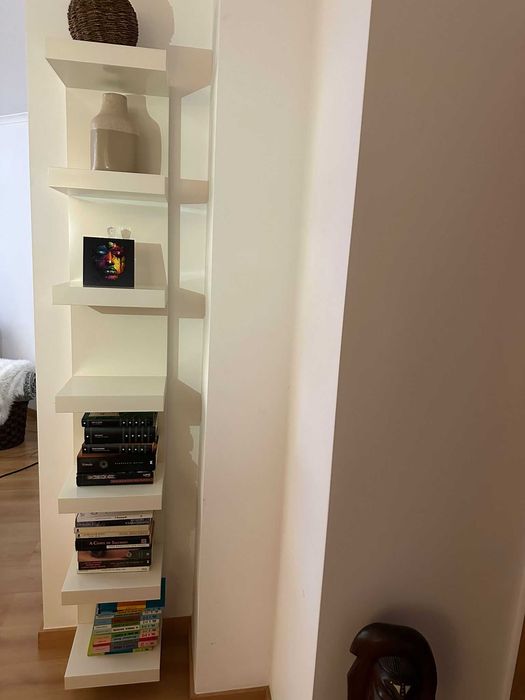 3 Estantes Verticais Modernas Brancas – Design Contemporâneo