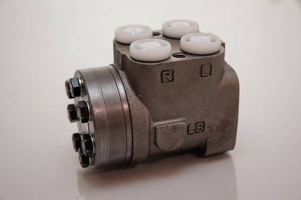 Насос Дозатор M&Z 85/100/160/200/400 трактор комбайн МТЗ ЮМЗ Т-150 ХТЗ