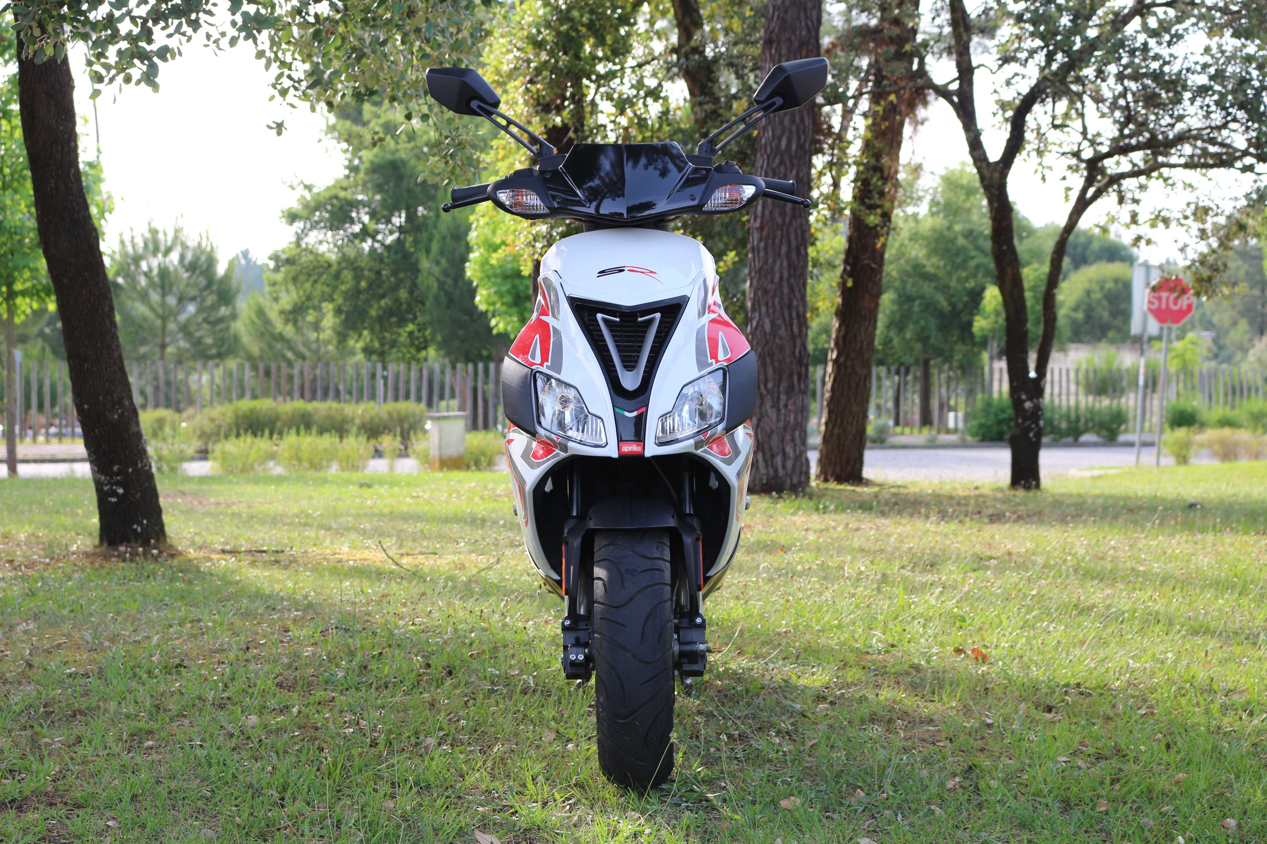 Scooter Aprilia SR 50cc 2 Tempos 3000km 2011