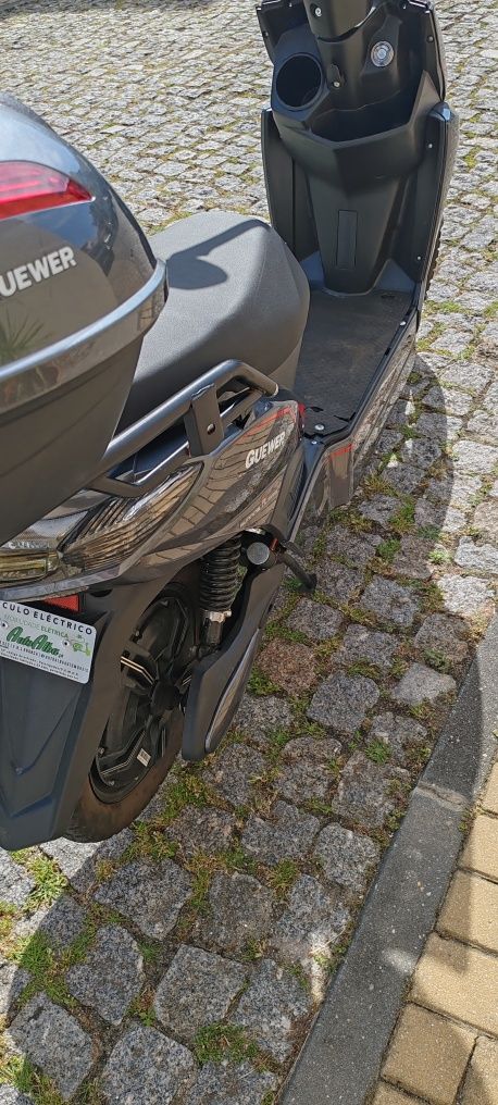Moto elétrica Guewer Zgl ( aceito troca por carro)