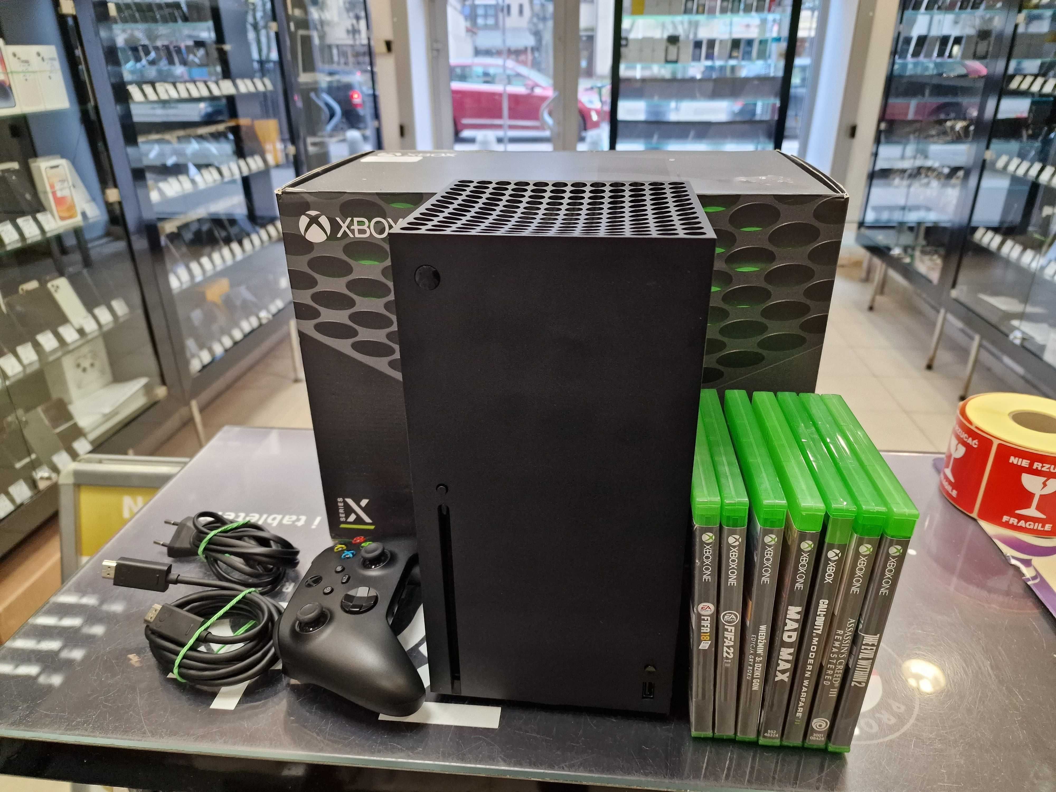 Konsola Xbox Series X + pad + 7 gier + okablowani/ czyszczona/ Grade A