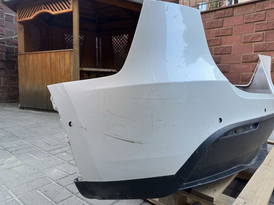 Бампер задній білий Tesla model Y (оригінал)