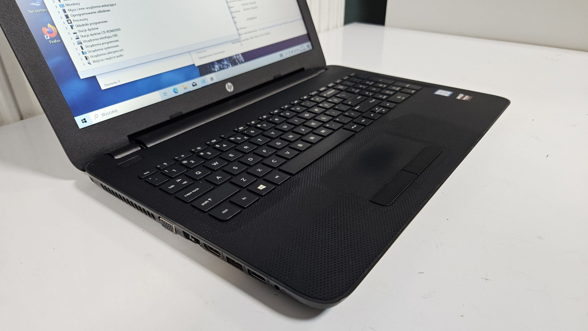 HP 250 G4 15,6/i5-6200U/16GB/R5 M330/256SSD/WIN10
