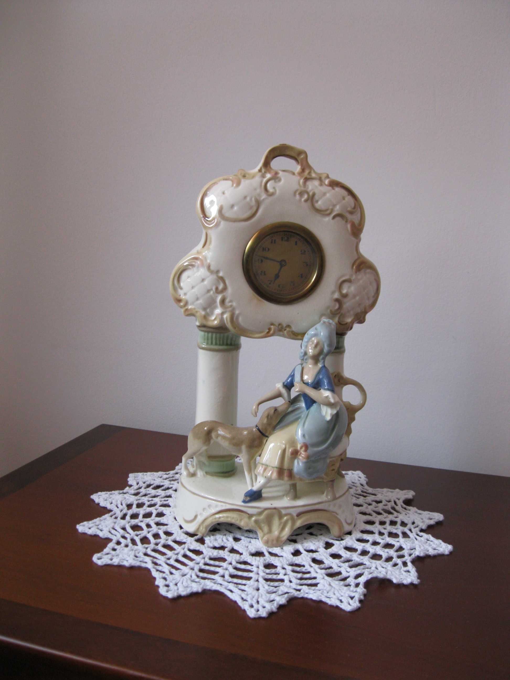 stary zegar figuralny, porcelanowy, przedwojenny figurka