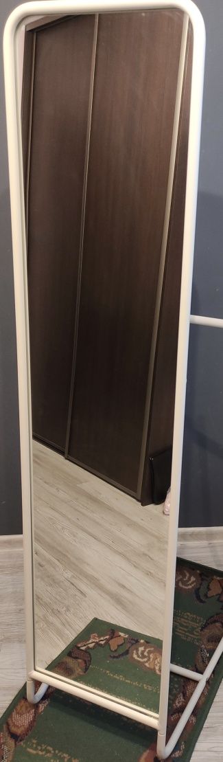 Lustro stojące białe Ikea KNAPPER