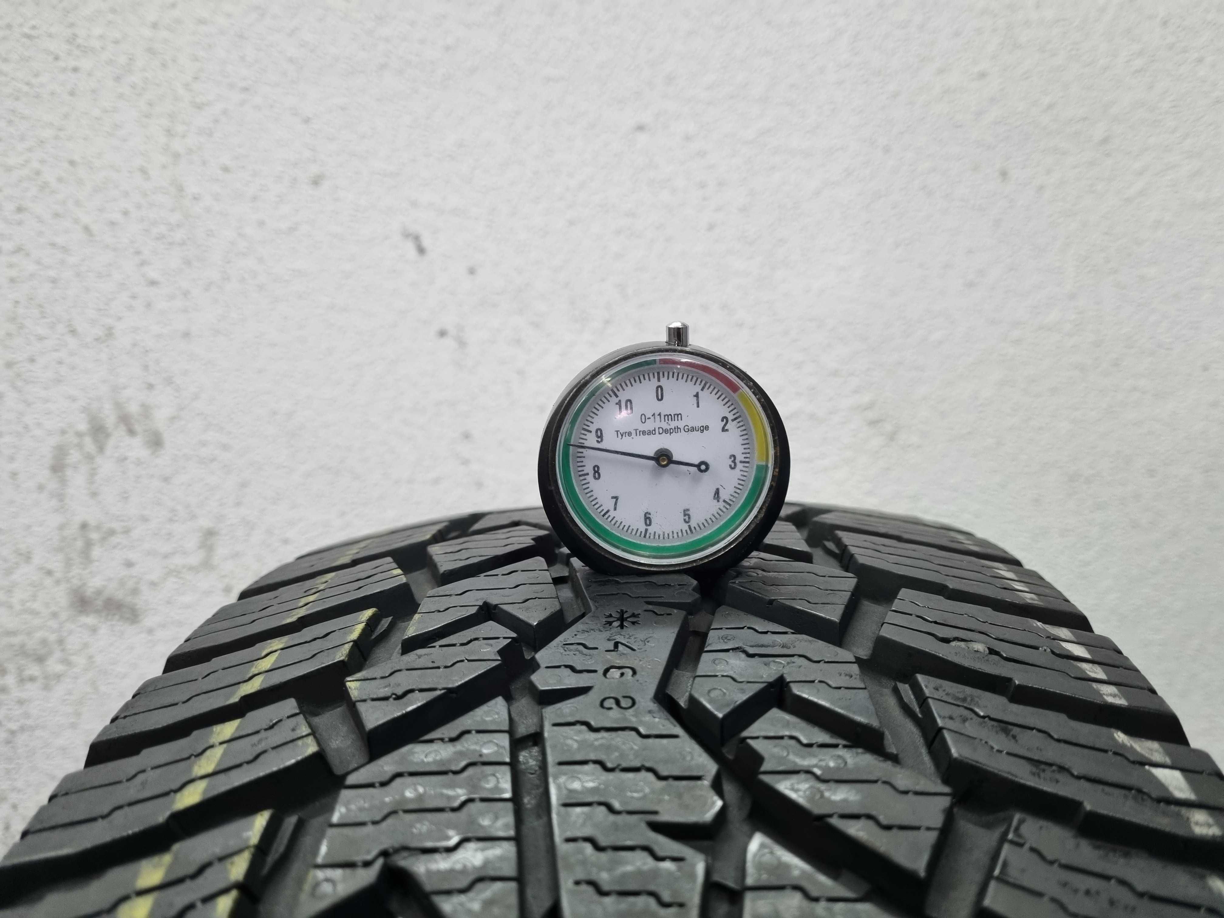 225/70/15C 112/110R Nokian Hakkapelitta CR4 D.3324