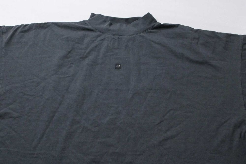 Новая футболка yzy x gap (yeezy logo 3/4 sleeve tee over) с америки L