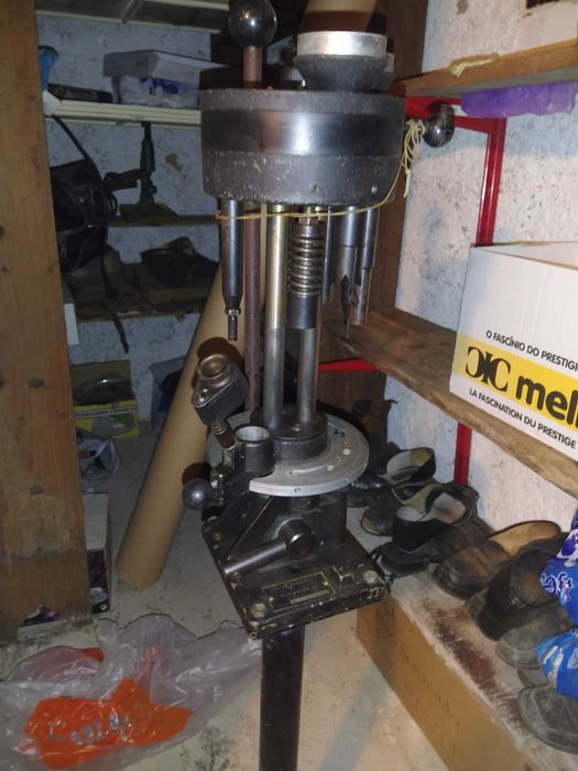 Máquina de encher cartuchos para a caça