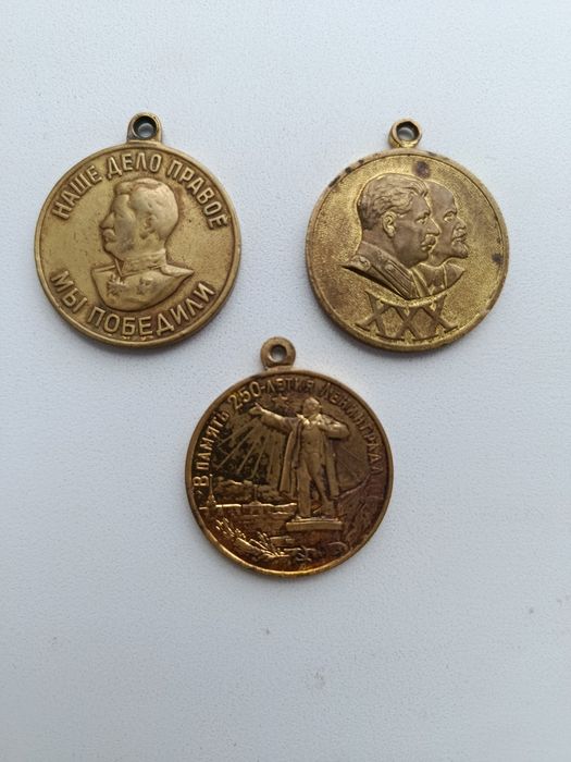 Продам старі значки