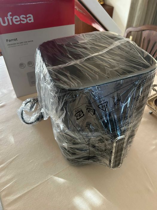 Air Fryer NOVA SELADA com plásticos Ufesa