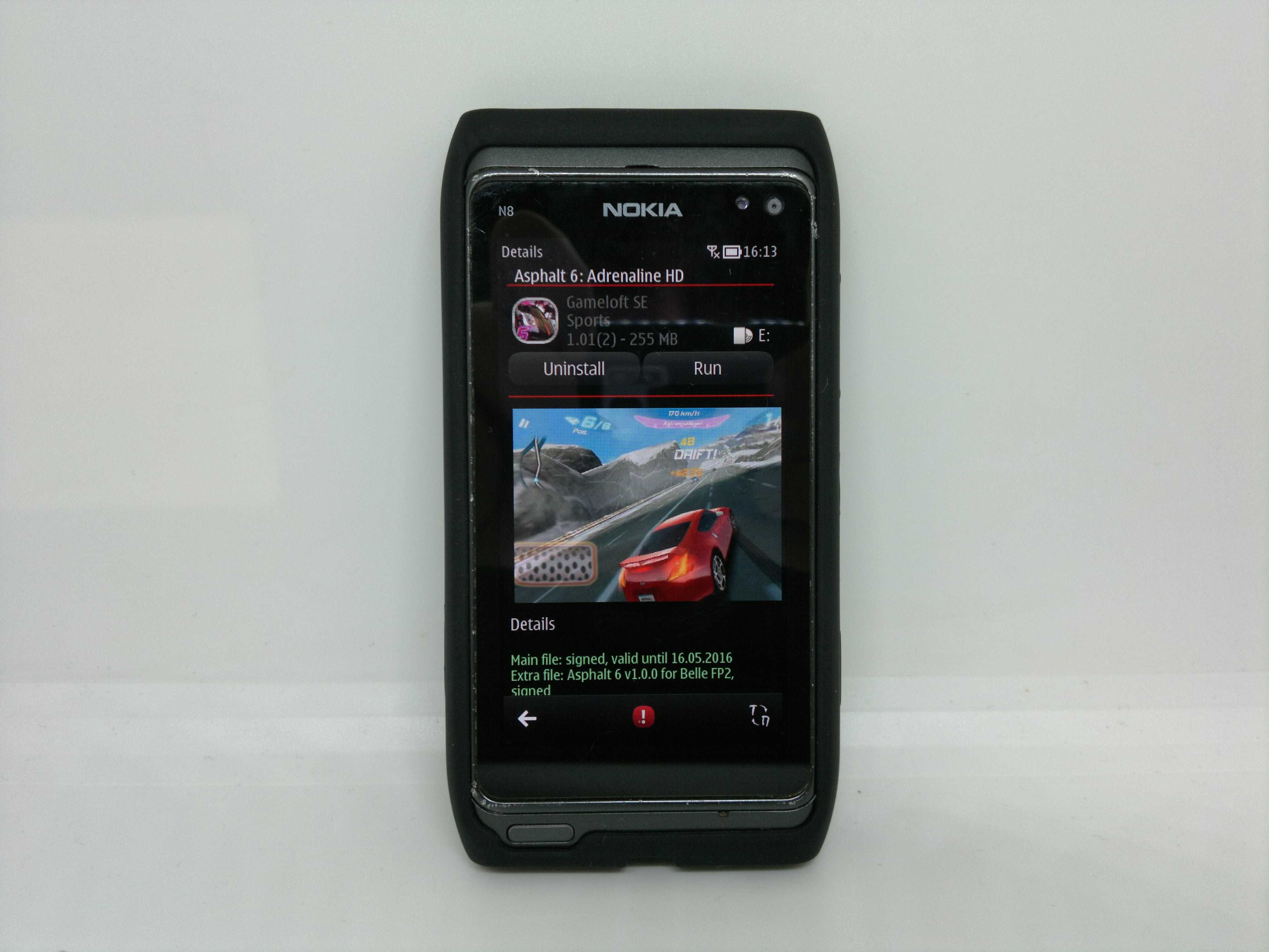 Kultowy Telefon Nokia N8 (Transmiter FM, Symbian Belle, Aparat 12 mpx)