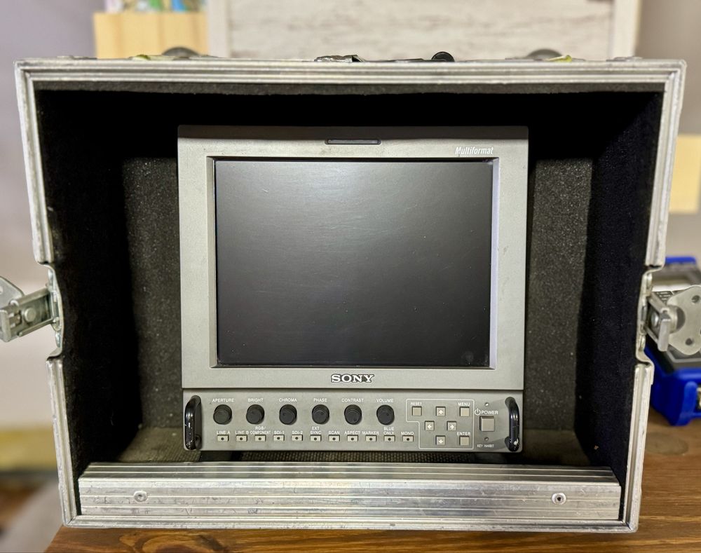 Sony LMD-9050 9” multiformat z flightcase