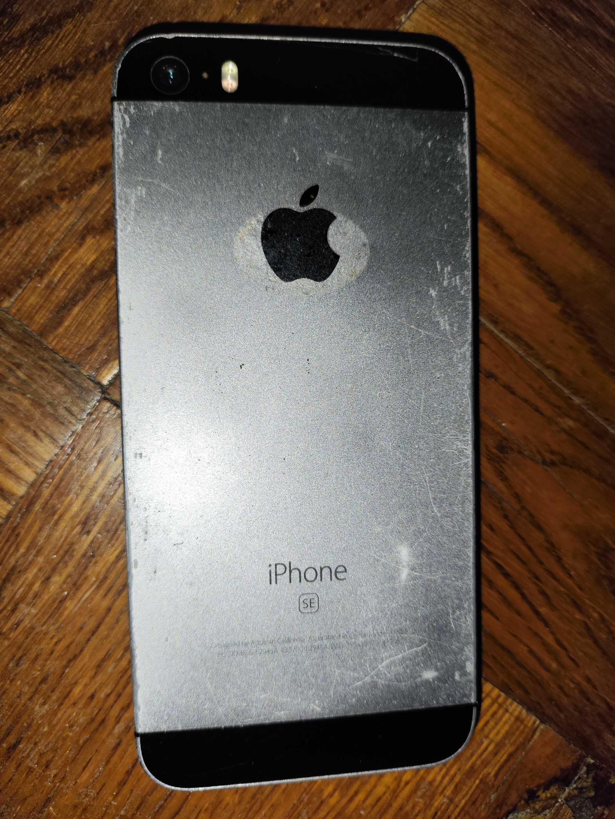 Iphone SE 1 поколения битый