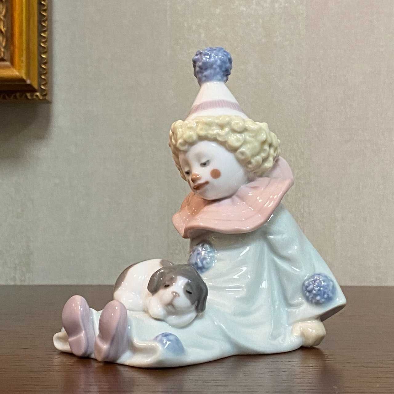 Фарфоровая статуэтка Lladro «Клоун Пьеро с щенком»