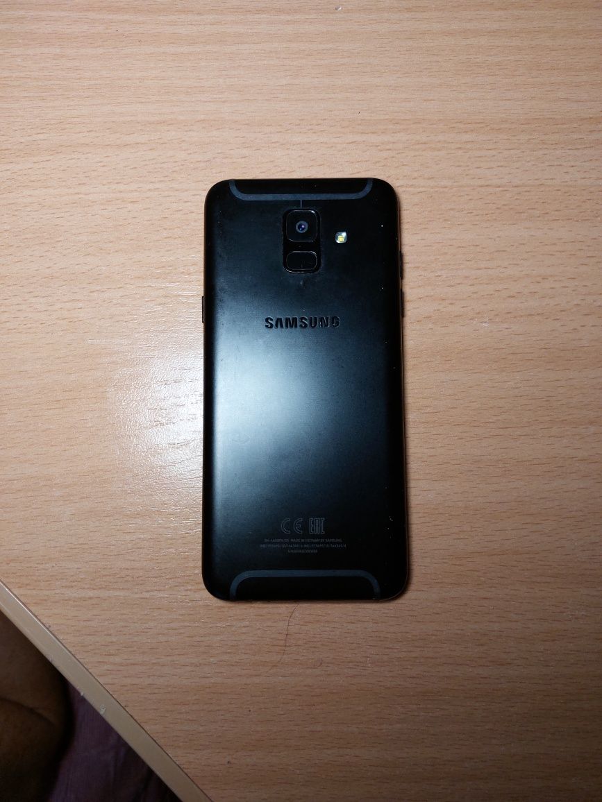 Телефон Samsung Galaxy A6