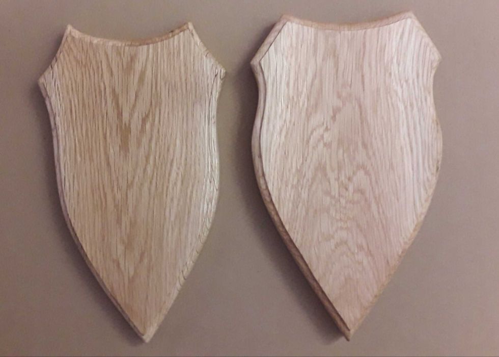 Deska pod trofea kozła.