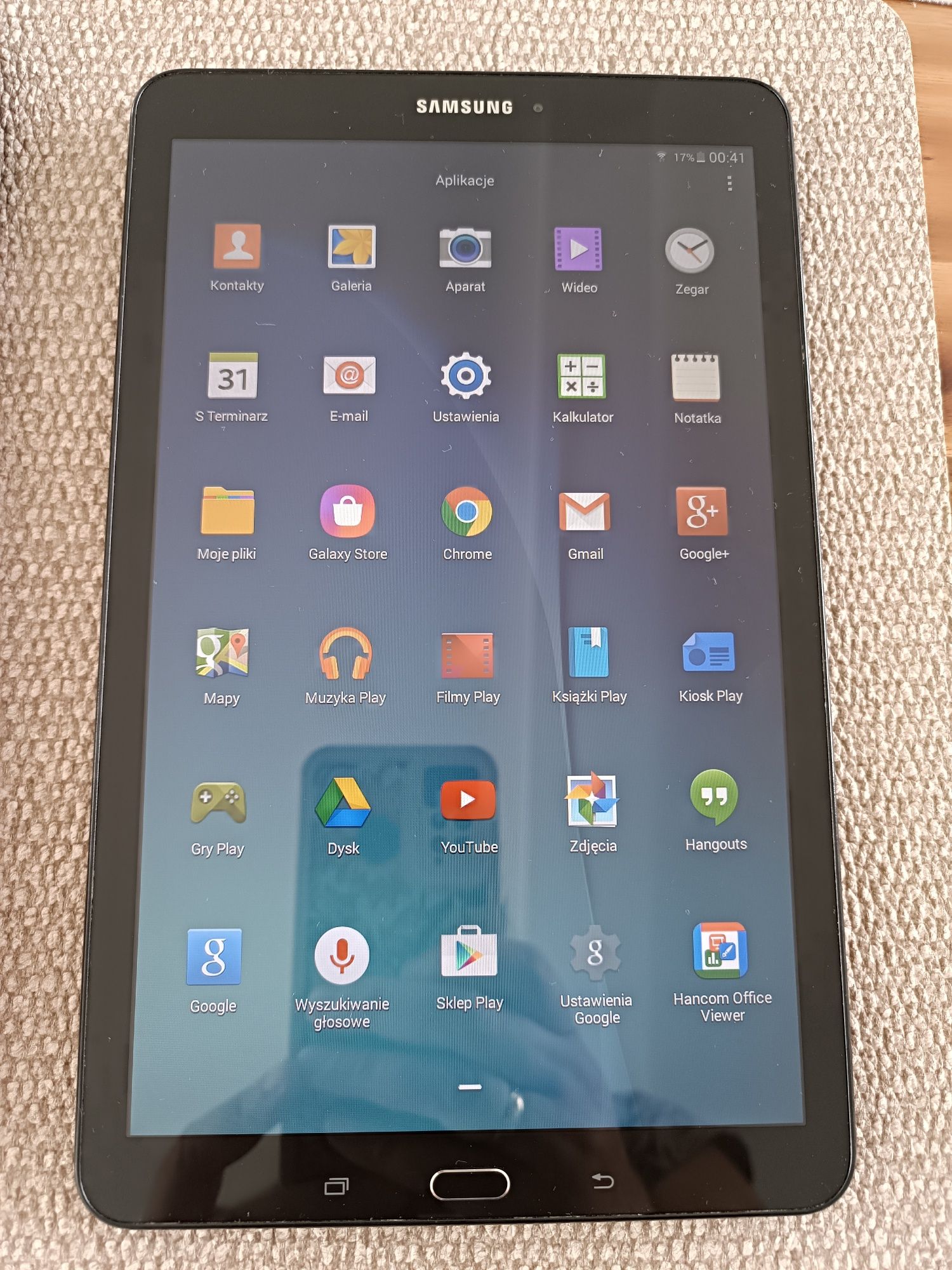 Tablet Samsung Galaxy TAB E plus ładowarka i etui