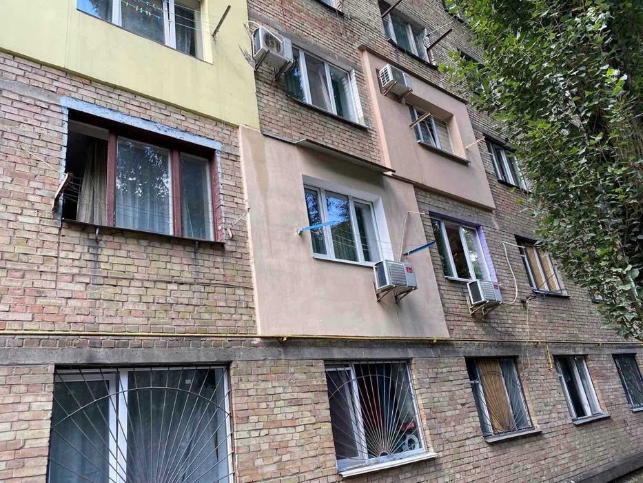 Кімната в гуртожитку. вул. Ушинського 36. Ремонт. Меблі.