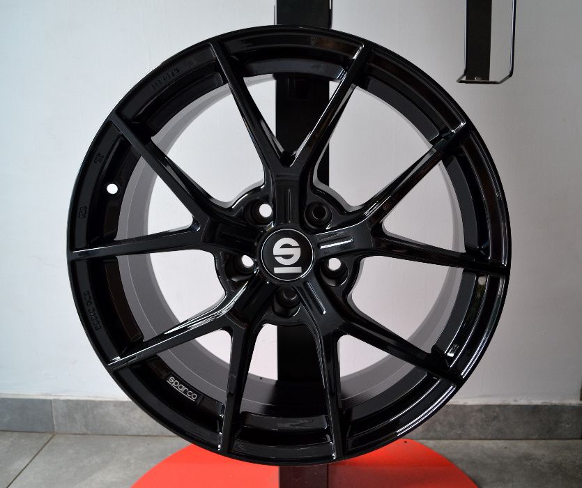 Nowe felgi aluminiowe SPARCO Podio 18 x 8J 5x108 et 50 Ford Volvo