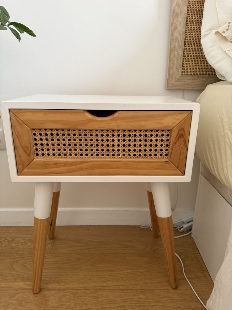 Conjunto de 2 cubos + mesa de cabeceira + candeeiro
