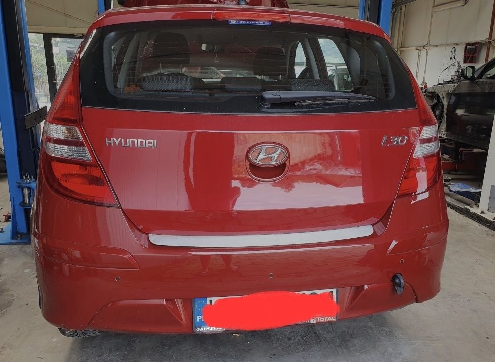 Klapa bagażnika Hyundai i30 2010r I