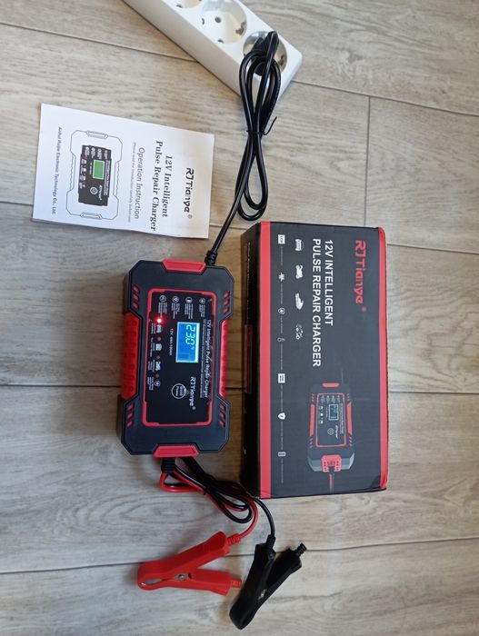 Зарядний пристрій універсальний Зарядное устройство для аккумуляторов