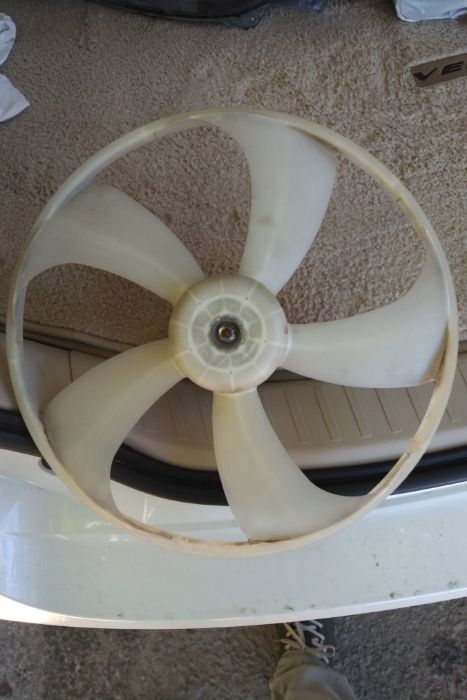 Продам вентилятор диффузора TOYOTA Venza 2011 г