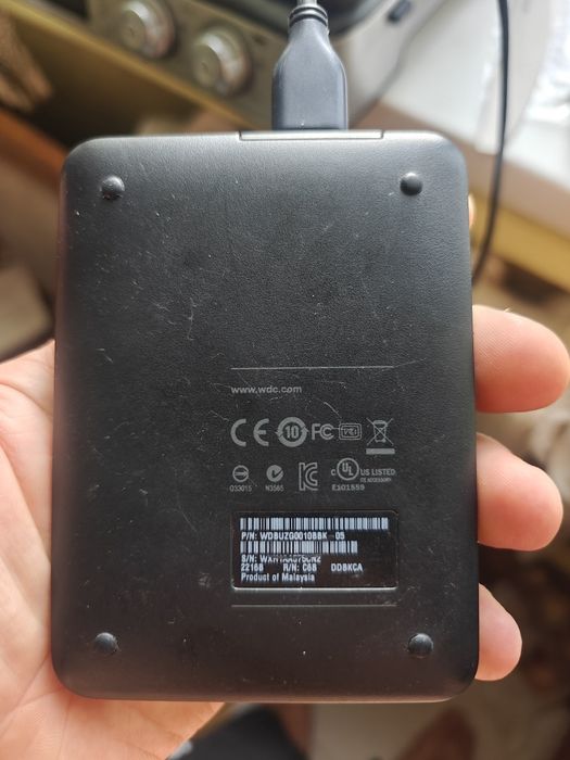 Завнішній жорсткий диск 1TB Western Digital Elements WDBUZG0010BBK-WES