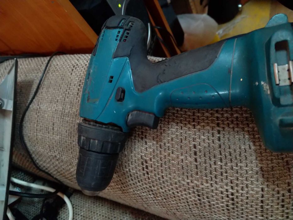 Шуруповёрт makita 18V на запчасти