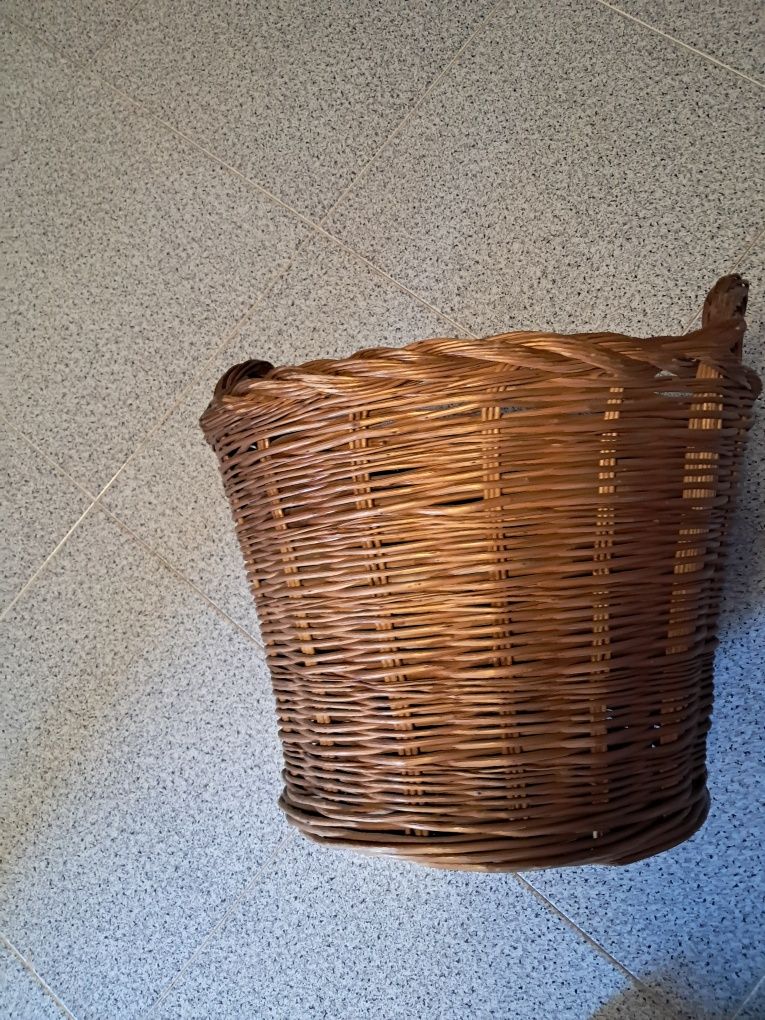 Cesto em verga ideal para pôr lenha .47×36×35