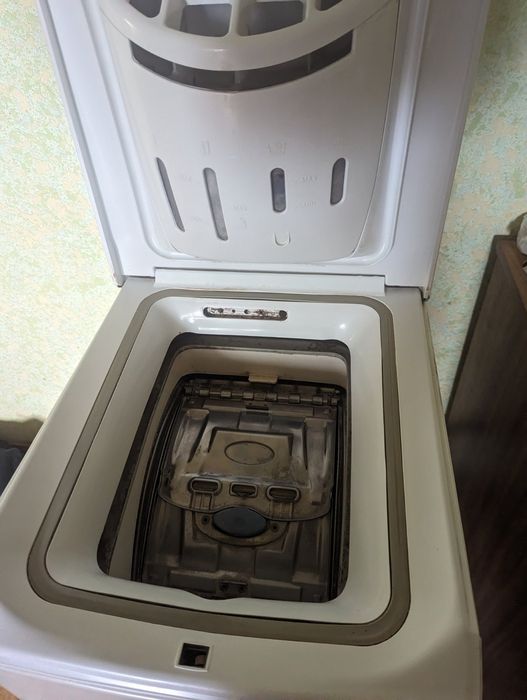 Продам стиральную машину Ariston