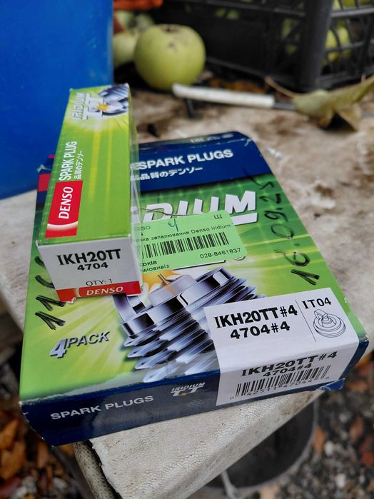 Комплект з 4 свічок  запалювання IKH20TT-4704