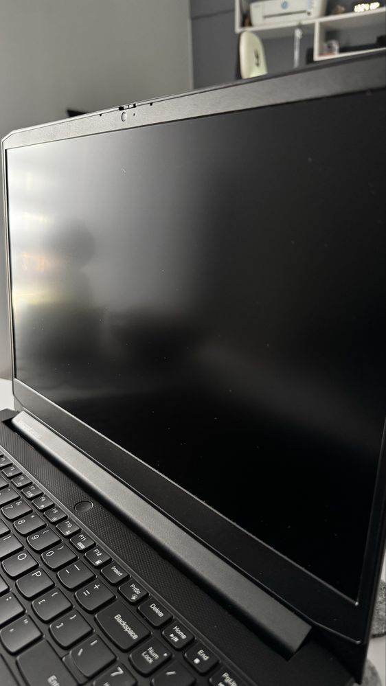 Laptop Lenovo IdeaPad Gaming 3 i7-11 gen GTX1650 8GB RAM 120 Hz