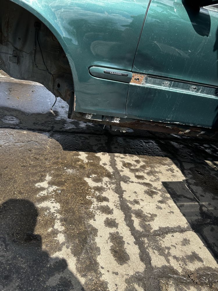 Błotnik Mercedes W203 lewy prawy przód