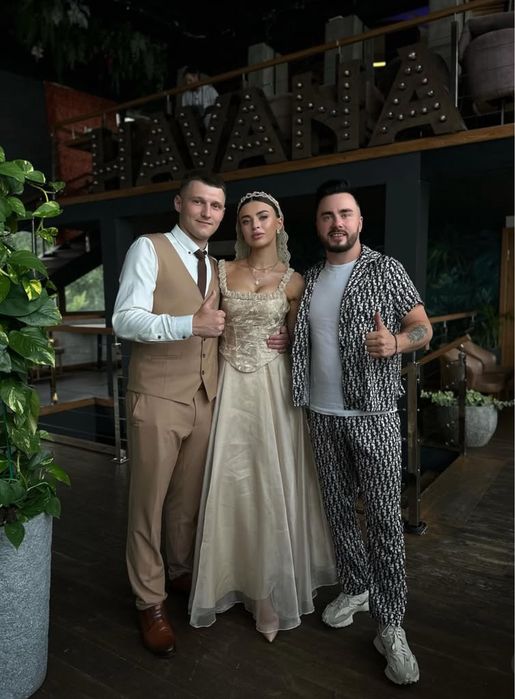 Ведучий Ведущий не дорого  весілля день народження