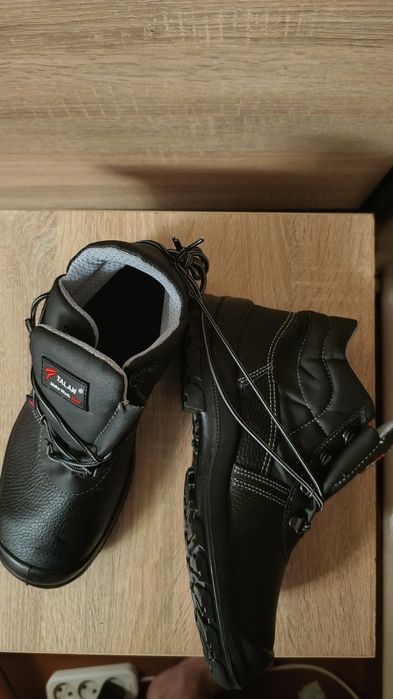 Робочі черевики фірми талан розмір 42 з захистом