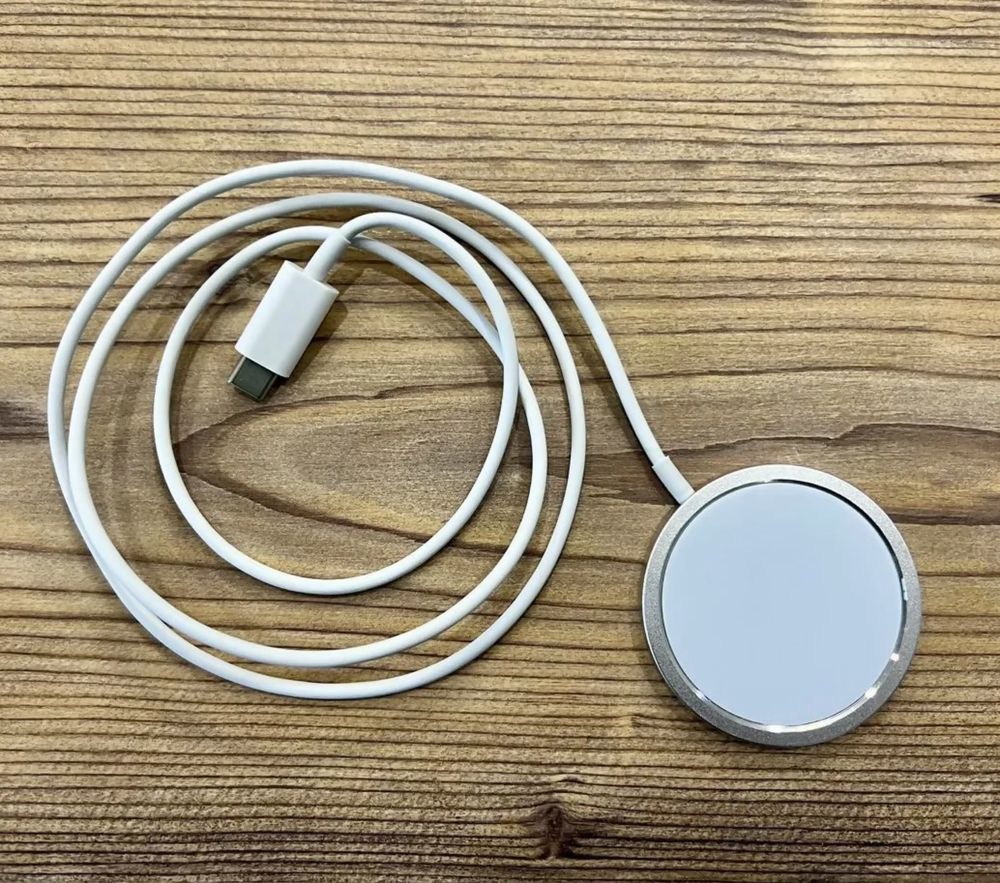 Бездротова зарядка Apple Magsafe charger, 15W зарядний пристрій