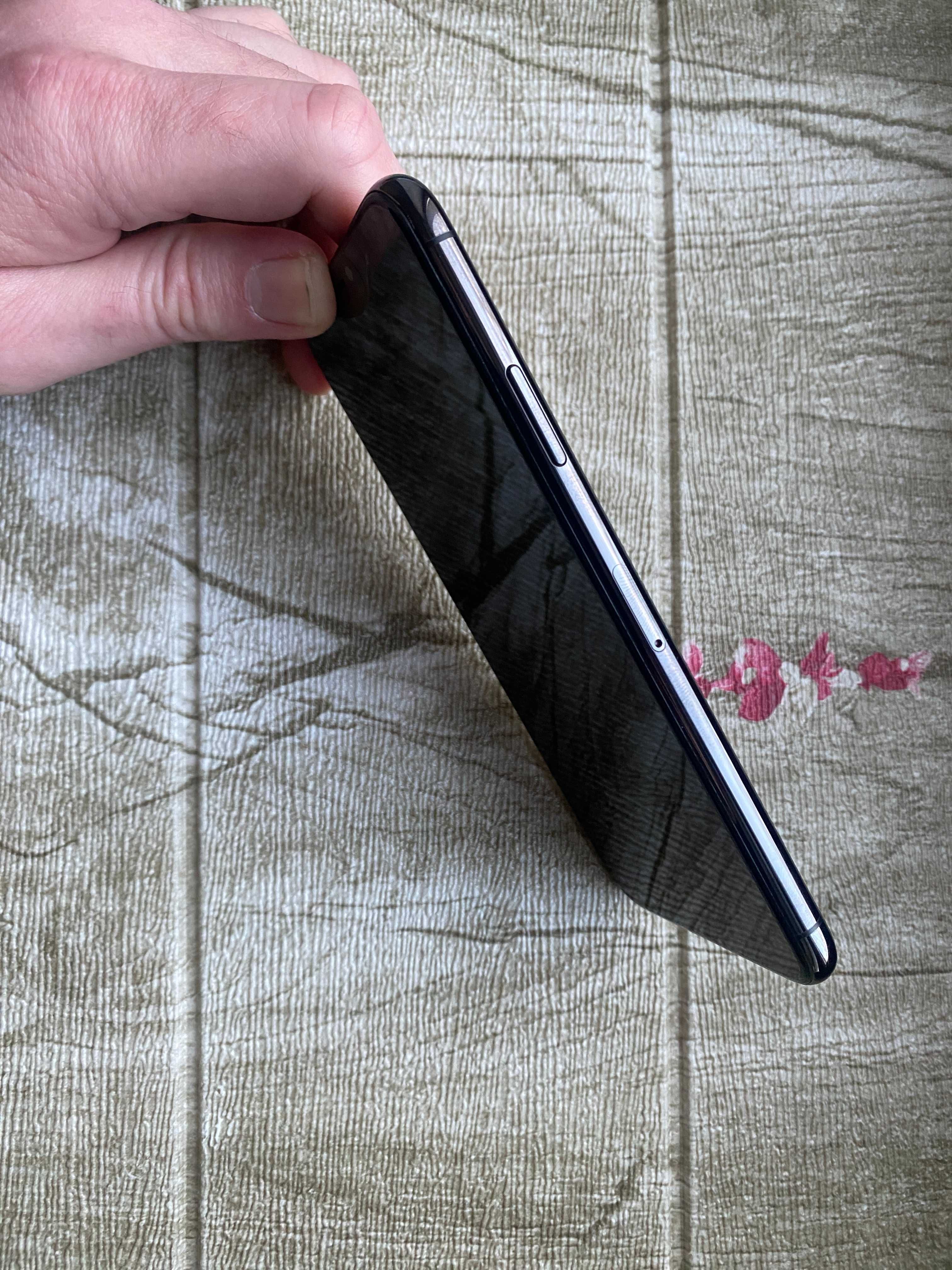 iPhone 11 Pro Max 64 neverlock отличное состояние
