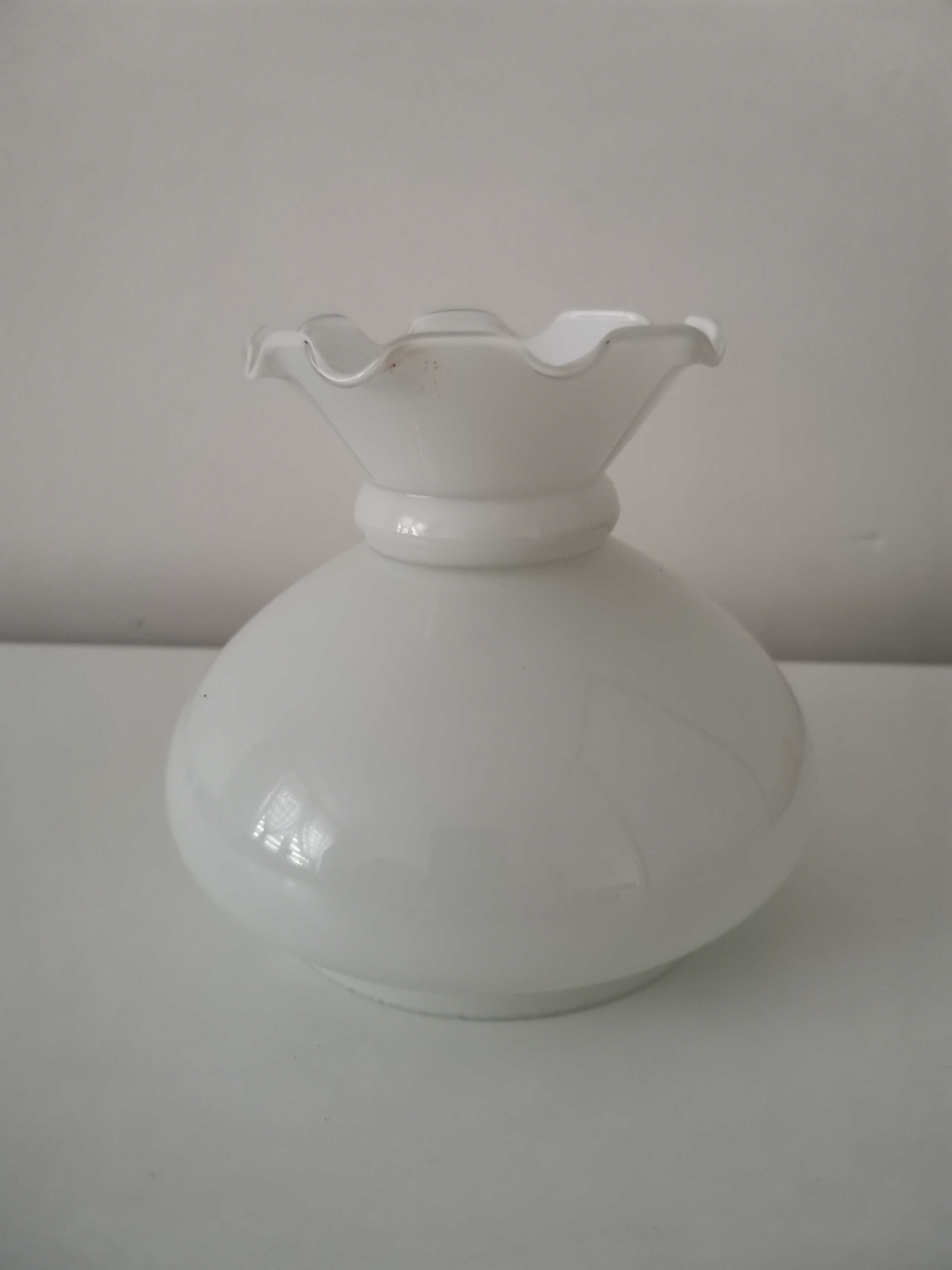 Szklany klosz lampy "naftowej"