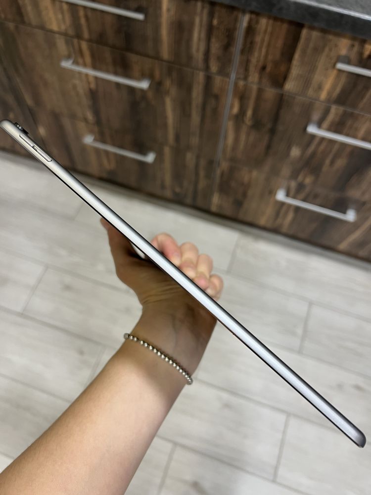 Пленшет iPad Pro (10,5 дюйма) 64 Gb Wi-Fi