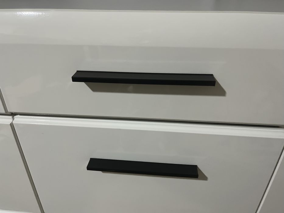 Meble do pokoju białe polysk