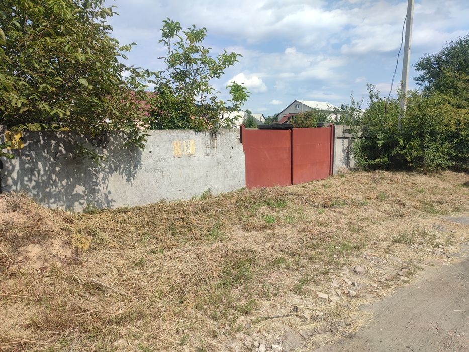 Участок 10 соток, 1 линия,правильной формы