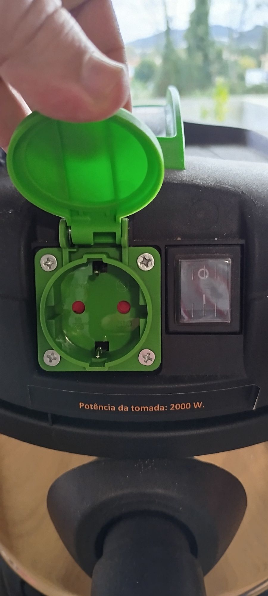 Aspirador Niteo sólidos e líquidos 1300W.