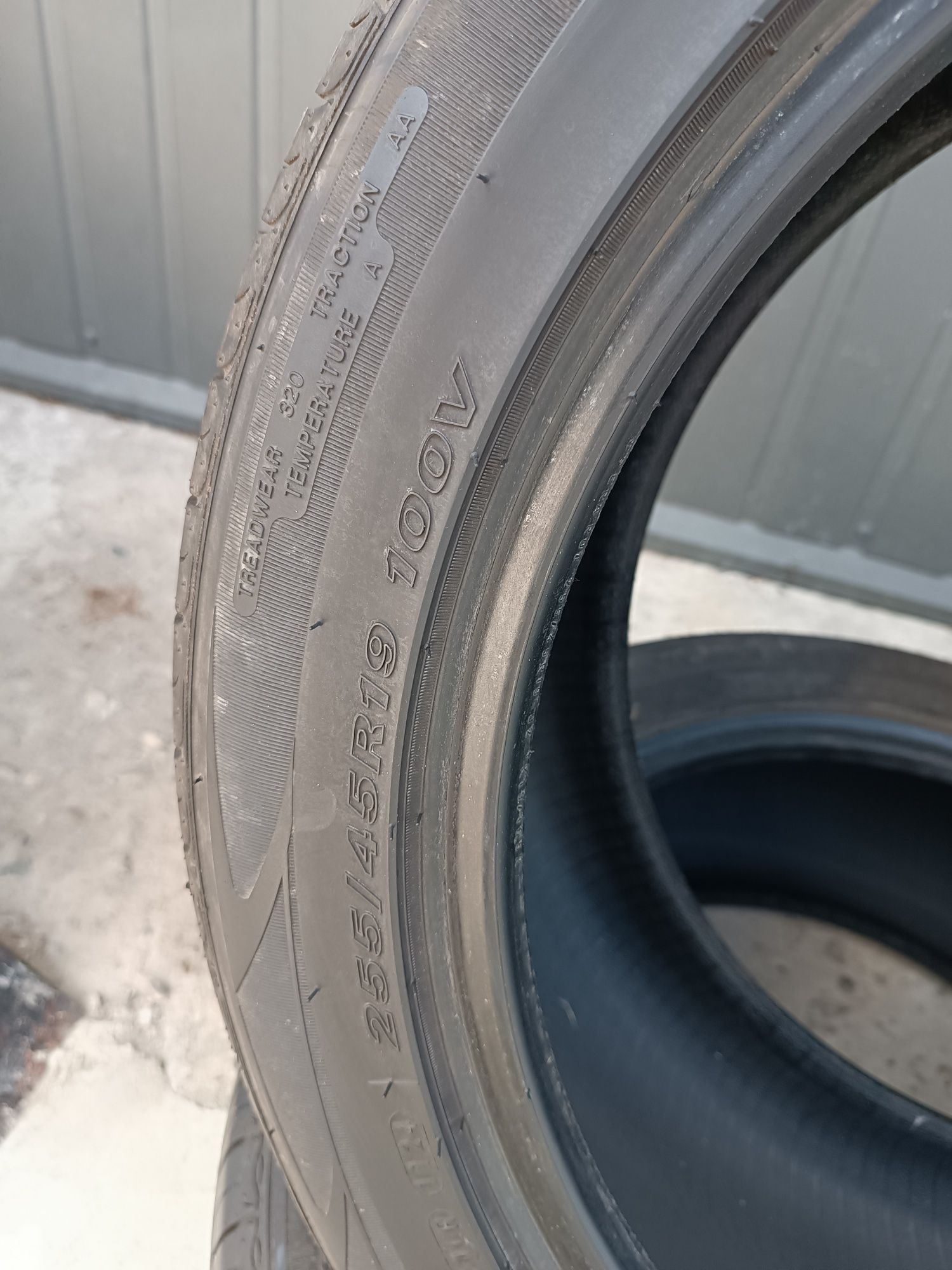 Літні шини 255/45/19 Nexen NFera RU1 2024